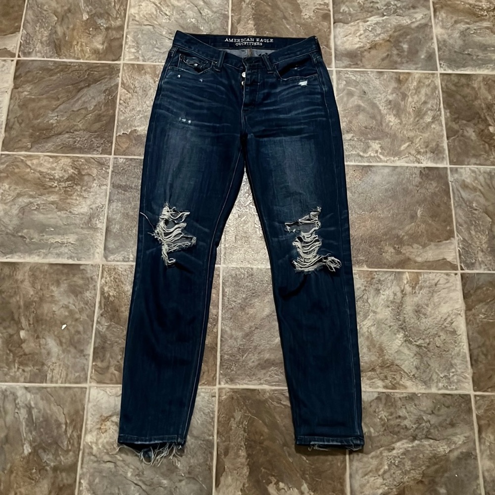 American Eagle vintage high rise distressed jeans
